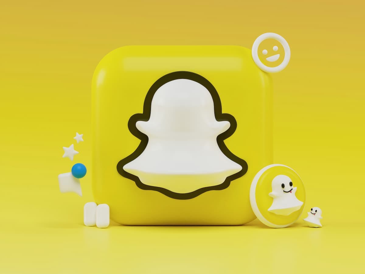 Snapchat logo with yellow backround